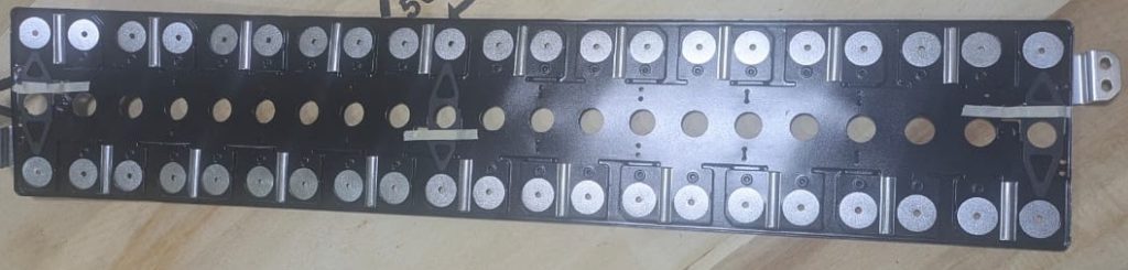 Long lithium battery CCS assembly with repeated busbar connection points